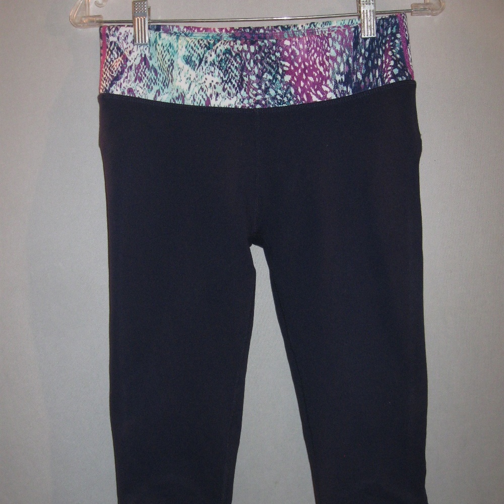 Fabletics Rio Run Capri Yoga Pants XS